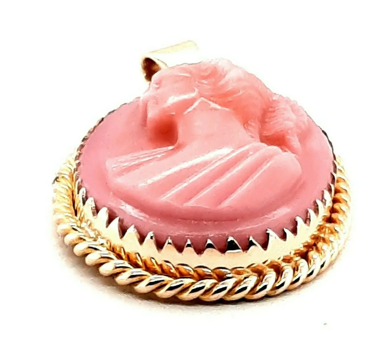 9ct Yellow Gold Plastic Portrait Cameo Pendant