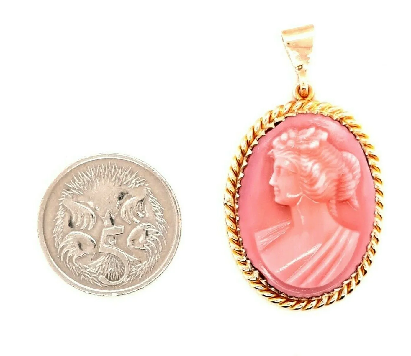 9ct Yellow Gold Plastic Portrait Cameo Pendant