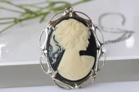 BLACK CAMEO NECKLACE