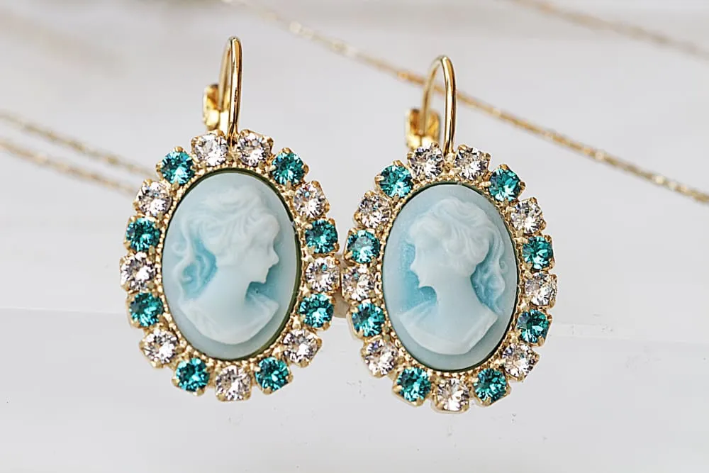 BLUE CAMEO PENDANT