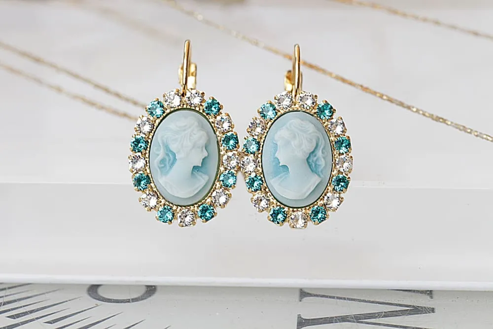 BLUE CAMEO PENDANT