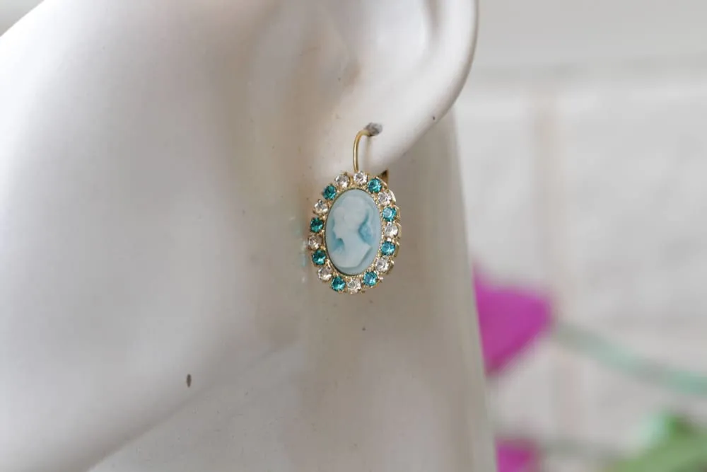 BLUE CAMEO PENDANT