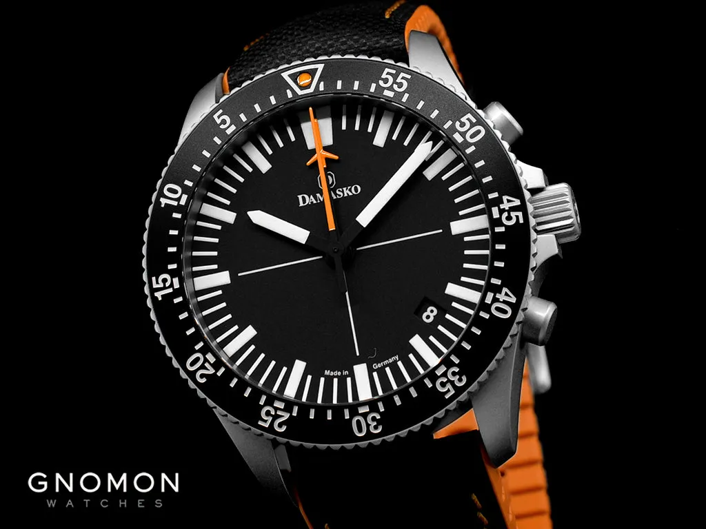 DC82 Orange - Central Minutes Chrono