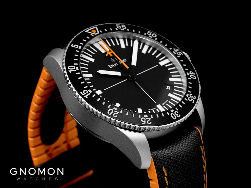 DC82 Orange - Central Minutes Chrono