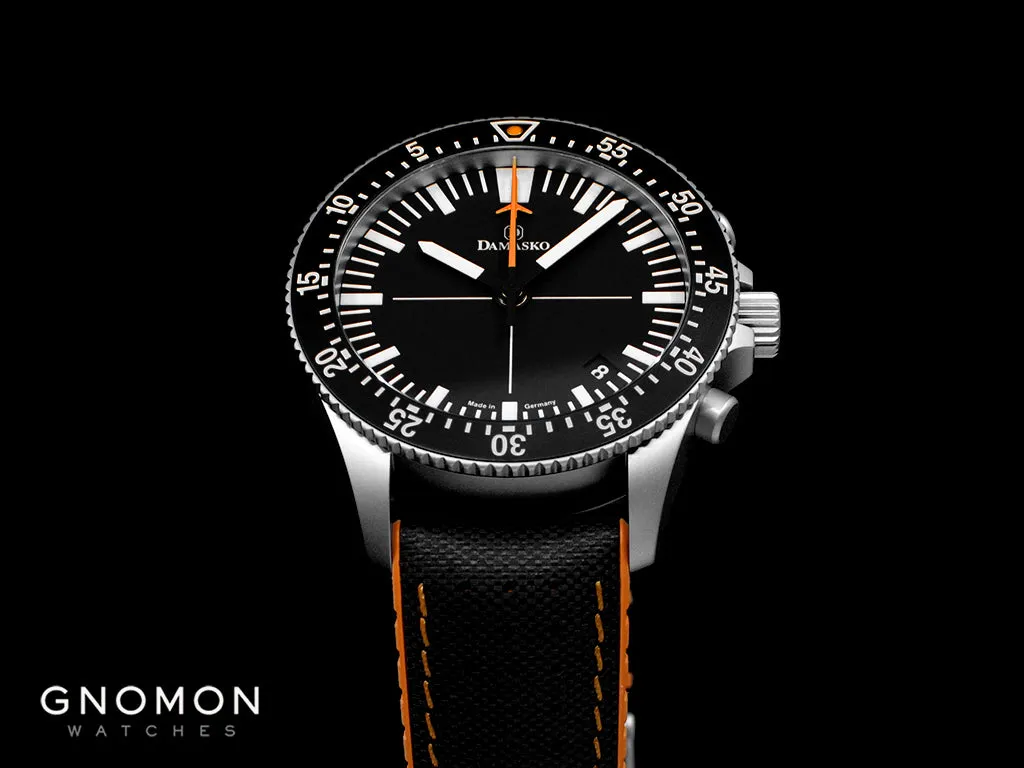 DC82 Orange - Central Minutes Chrono
