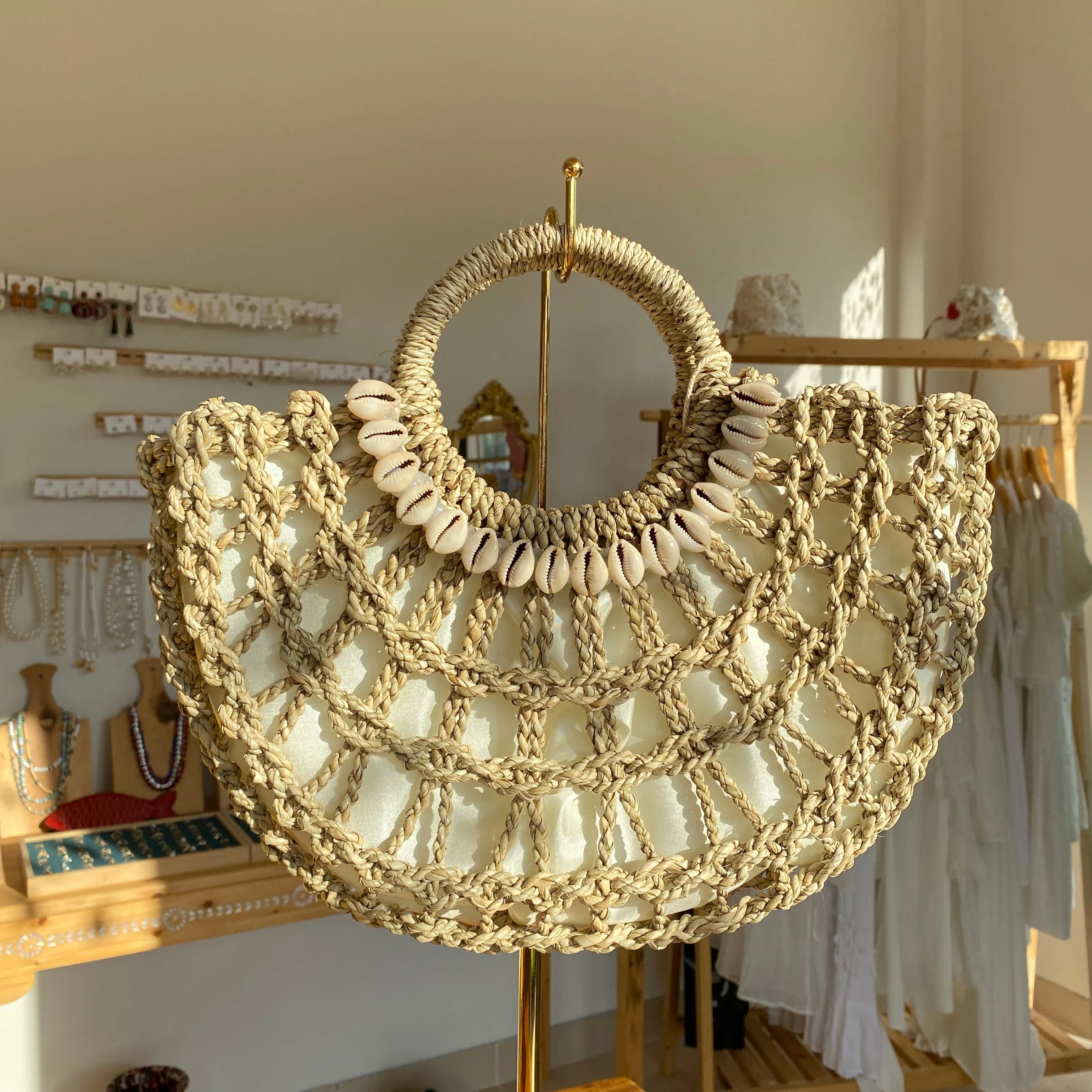 Handwoven Rattan Sea Shell bag