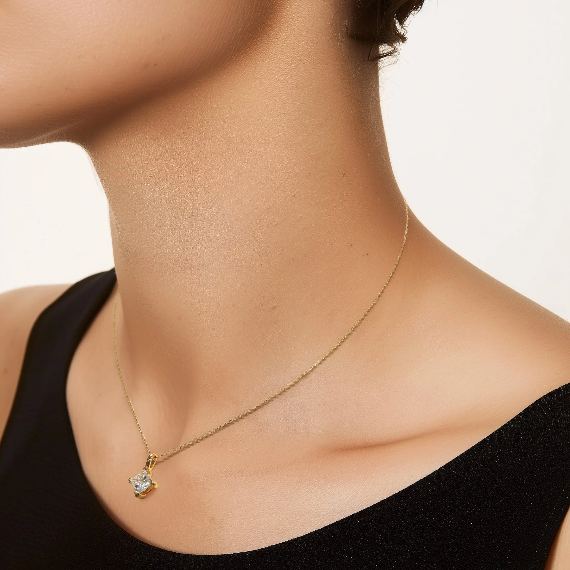 Mercury solitaire bale necklace 2ct