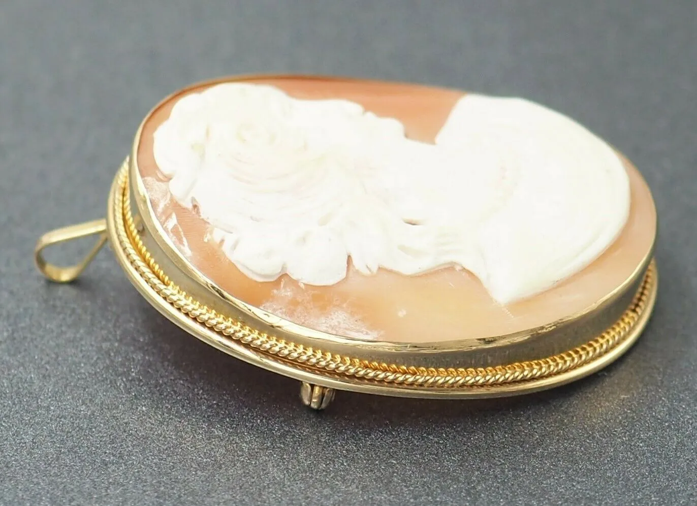 Shell Cameo 14ct Yellow Gold Brooch/Pendant