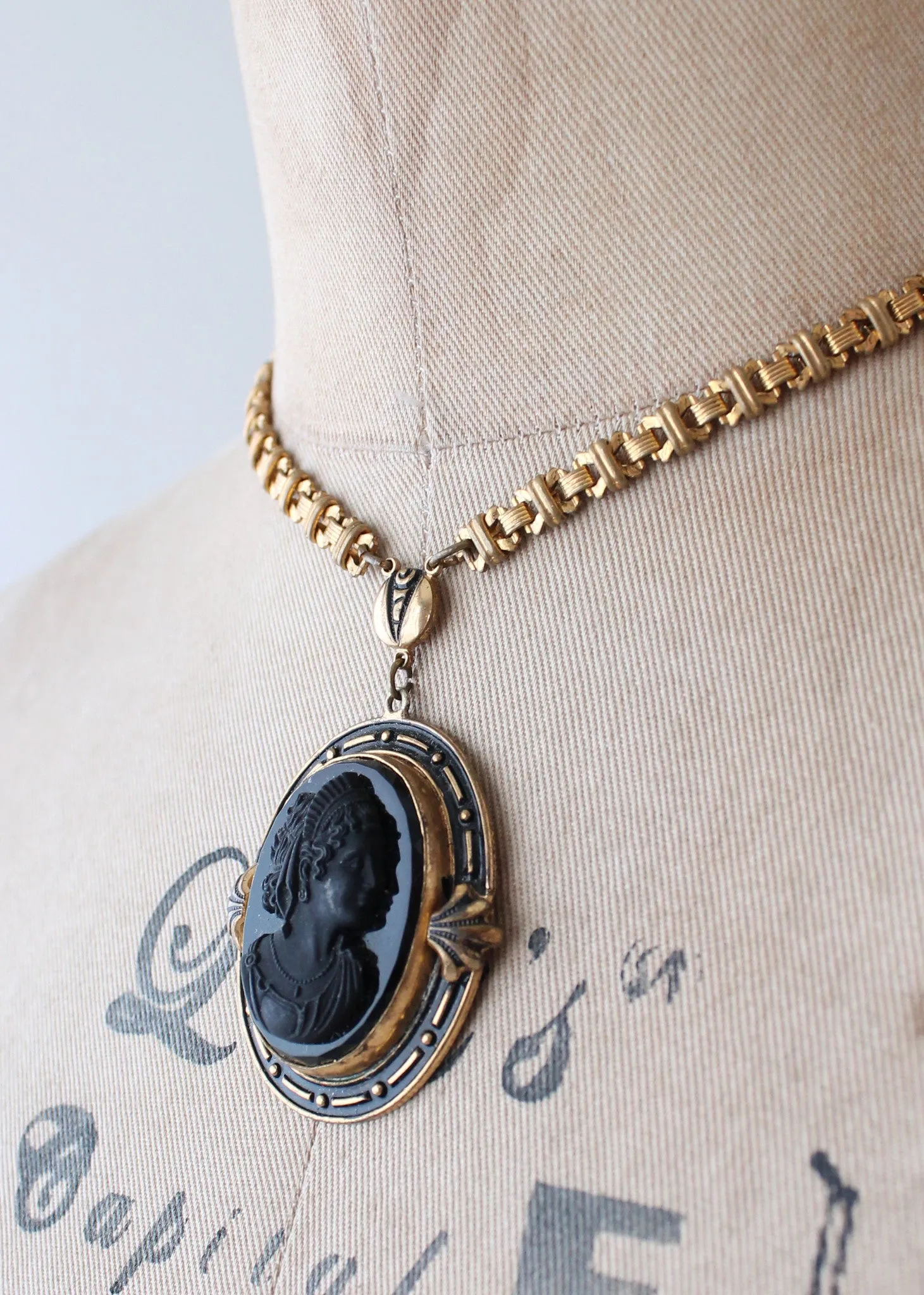 Vintage 1930s Victorian Revival Black Cameo Necklace